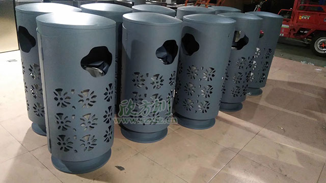 欣方圳精品定制垃圾桶表面鏤空精細(xì)雕刻，外形上設(shè)計美觀，新穎獨特！