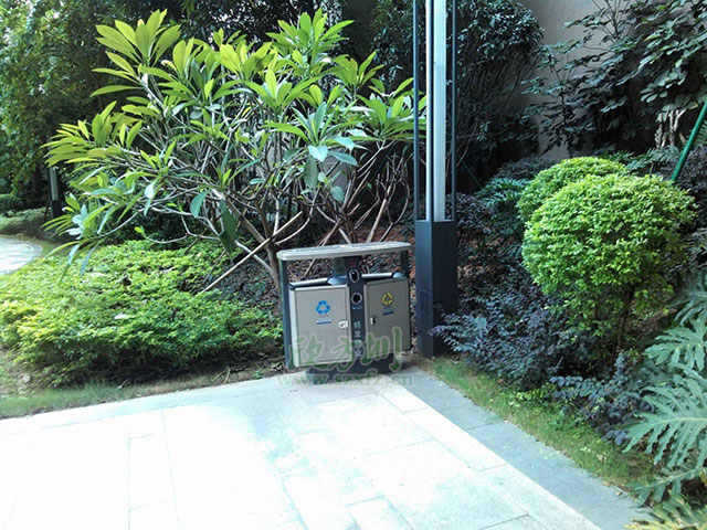 欣方圳戶外鋼制垃圾桶 暢銷武漢房地產業(yè)