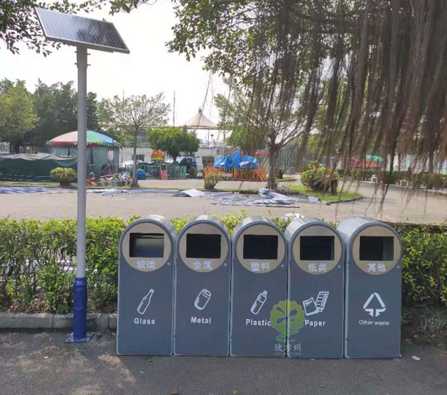 新款多分類果皮箱垃圾分類收集容器太陽能供電，智能滿溢功能通過平臺遠(yuǎn)程終端提醒